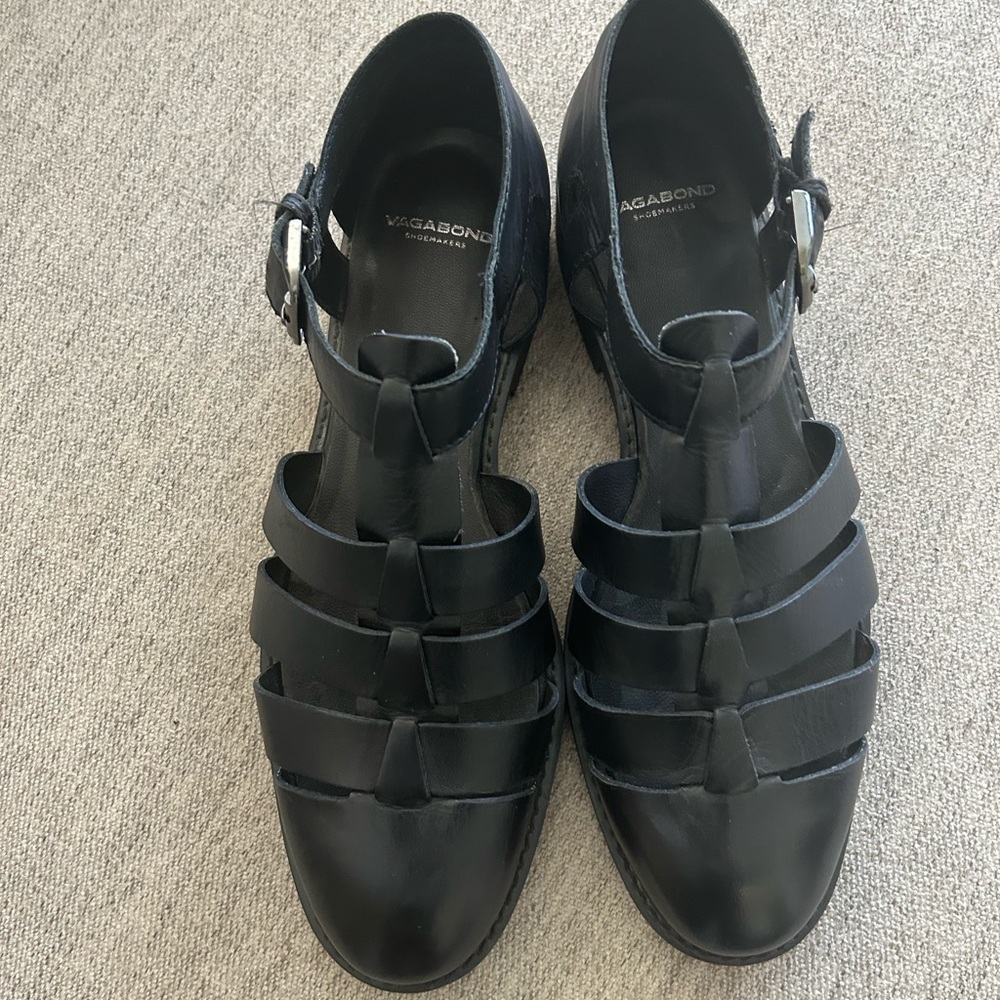 Vagabond Black Leather Fisherman Sandals